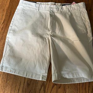 Men's shorts - Vineyard Vines - waist 35, length 9 inch - Off White